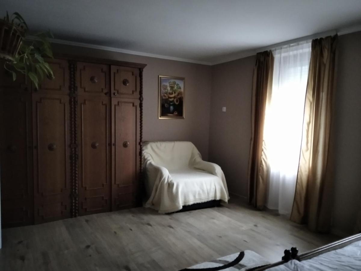 Moezsi Apartman Tolna Exterior photo