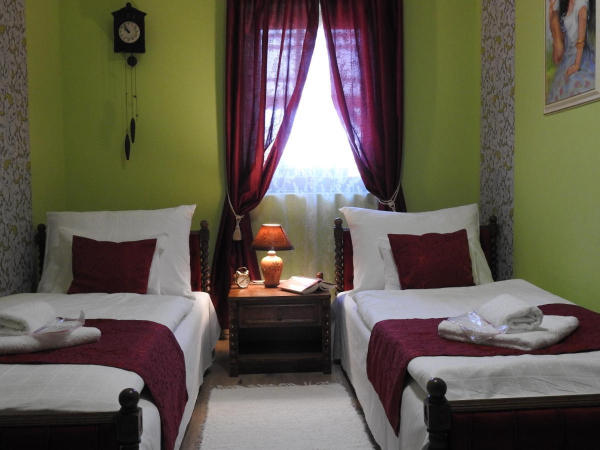 Moezsi Apartman Tolna Exterior photo